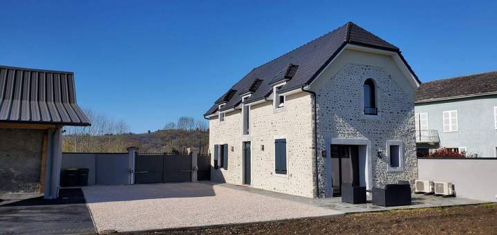 Hydrogommage de façade ancienne, Pau