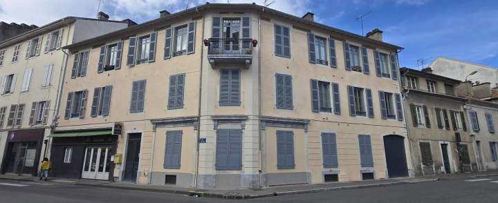 Hydrogommage de façade ancienne, Pau